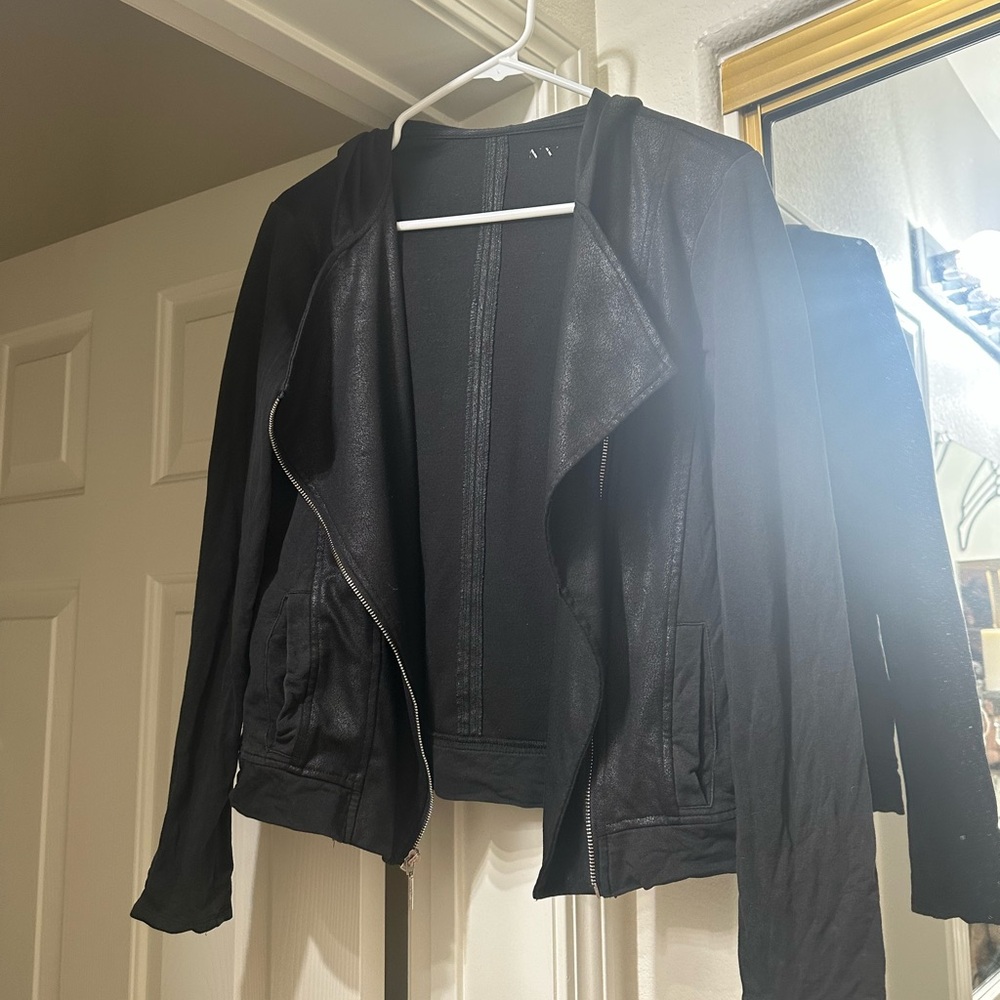 Black light weight fashion jacket